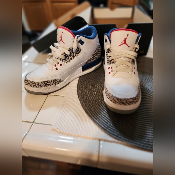 Air Jordan 3 Retro OG BG size 6 1/2 Youth - Picture 3 of 9